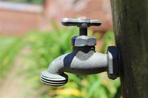 outside faucet leaking from top|Outdoor Faucet Water Leak: Most Common Sources & How to。